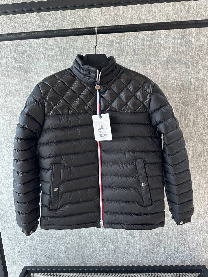 Moncler Benamou Short Down Jacket