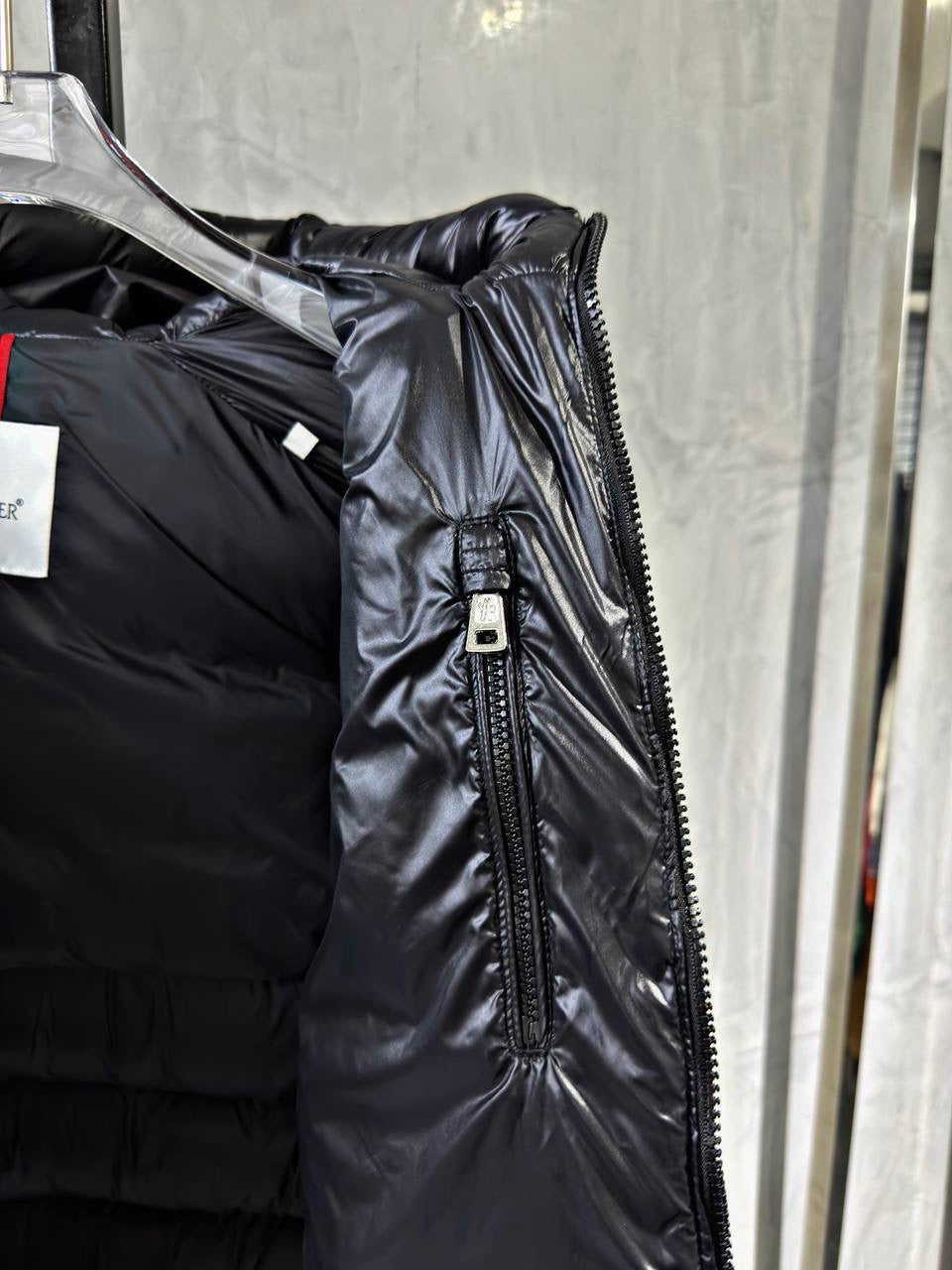 MONCLER CARDERE HOODED SHORT DOWN JACKET