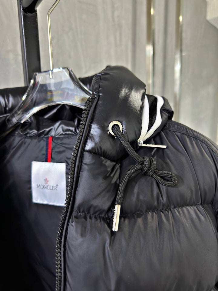 MONCLER CARDERE HOODED SHORT DOWN JACKET