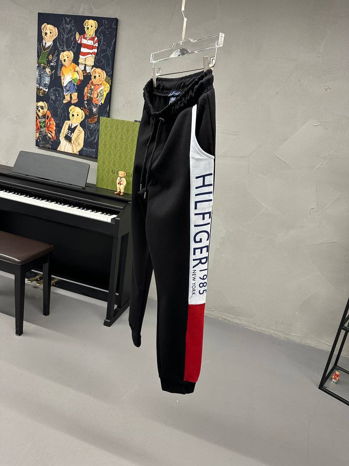 Tommy Hilfiger Sweatpants TS035