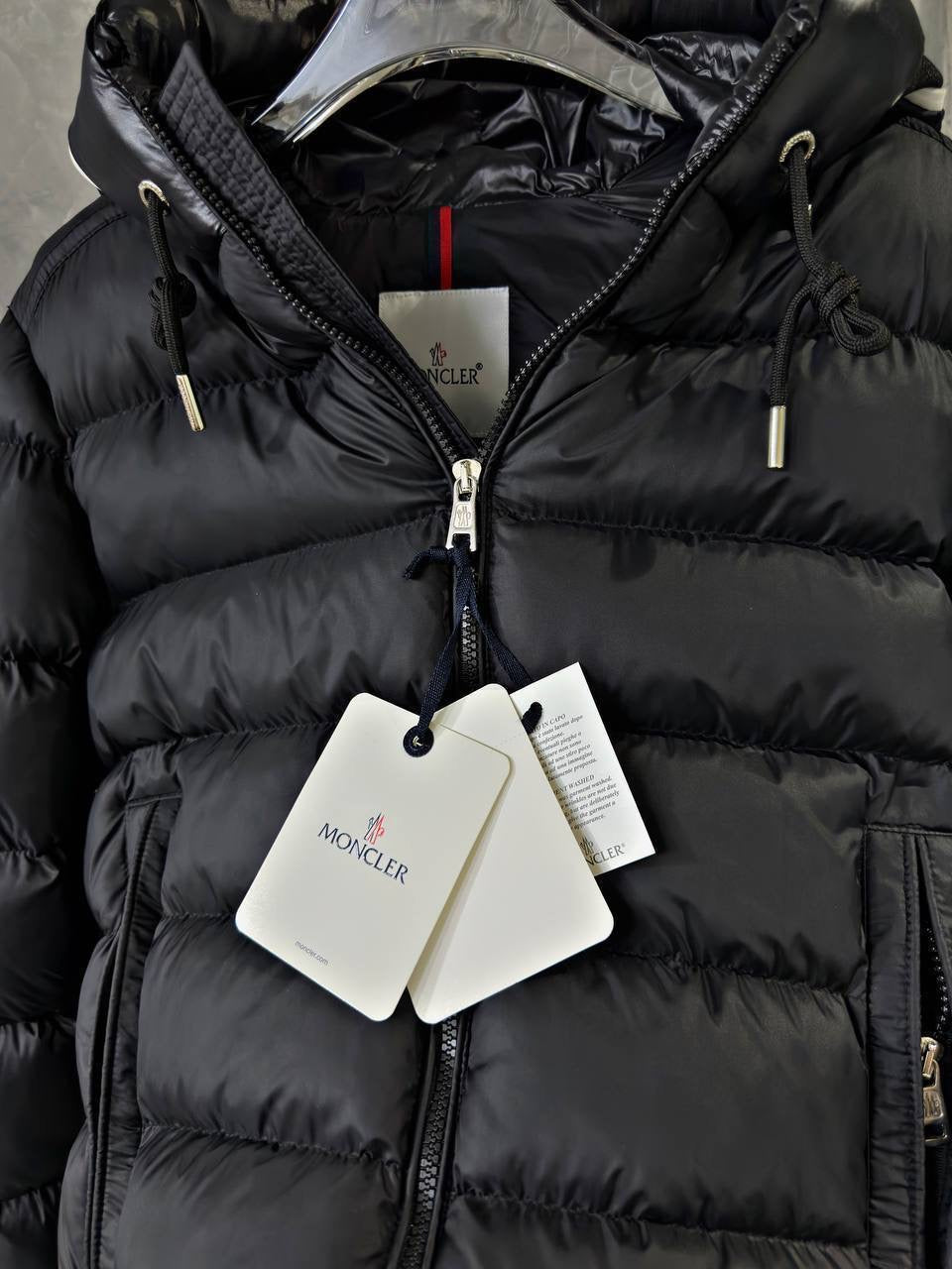 MONCLER CARDERE HOODED SHORT DOWN JACKET