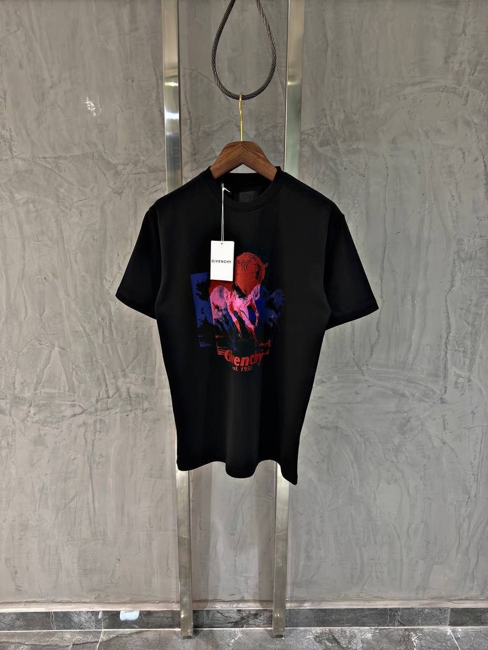 Givenchy T-shirt GV122