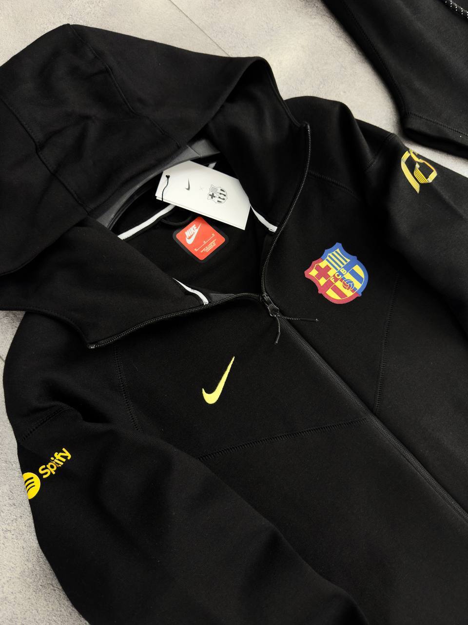 Nike Tech Fleece Tracksuit - Barcelona